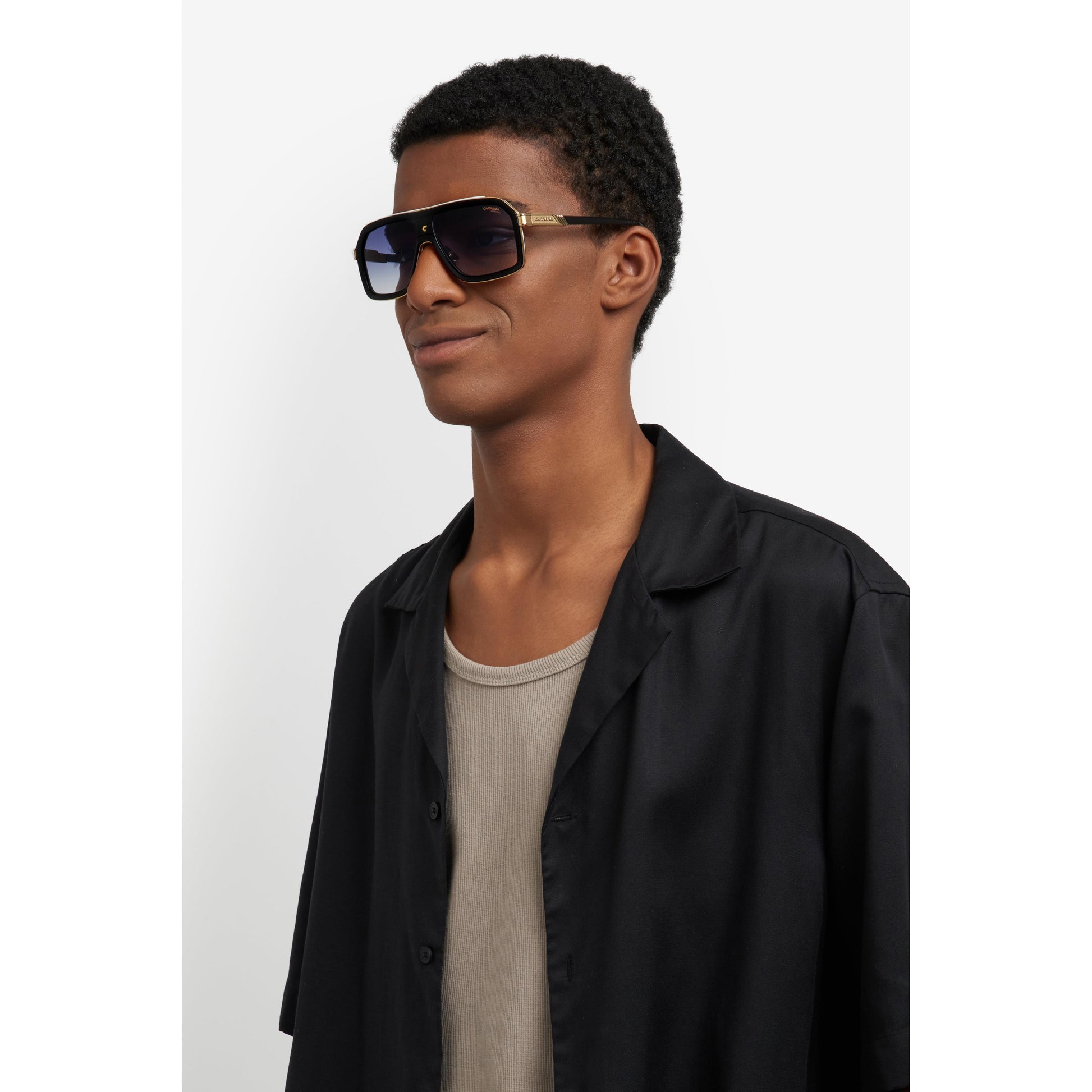 CA 1053/S/TI | Black White
